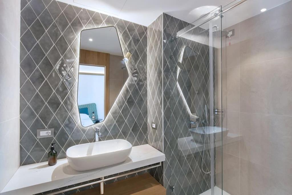 Villa Divina22-Apt Armonia-Con Piscina E Vista Lago Castelletto Di Brenzone Exterior foto