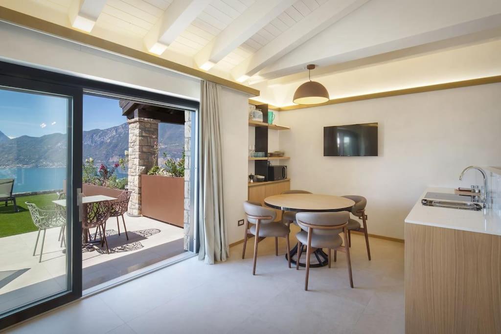 Villa Divina22-Apt Armonia-Con Piscina E Vista Lago Castelletto Di Brenzone Exterior foto